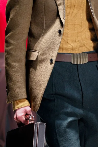 Look 15